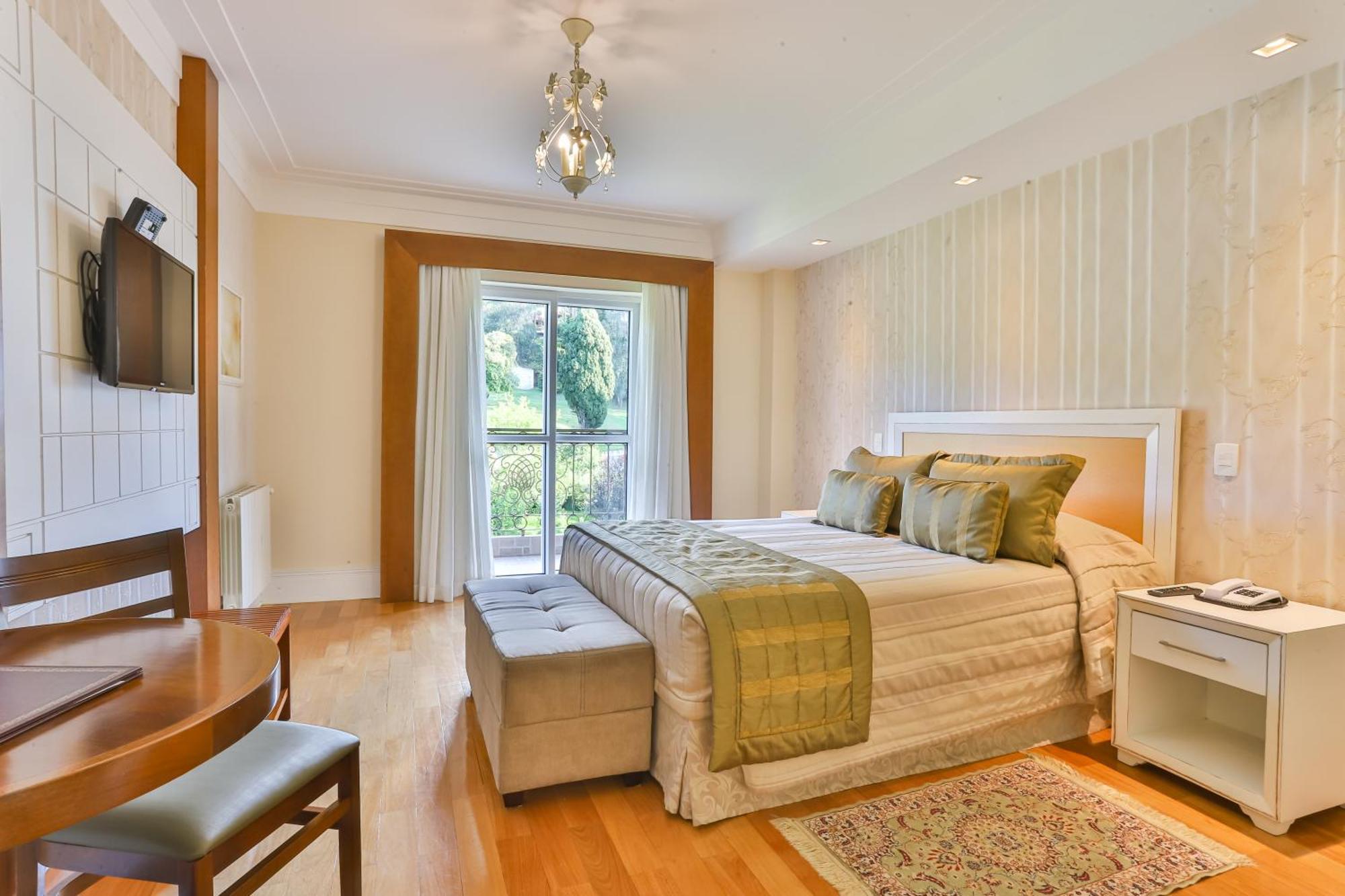 Carballo & Hotel 4*
