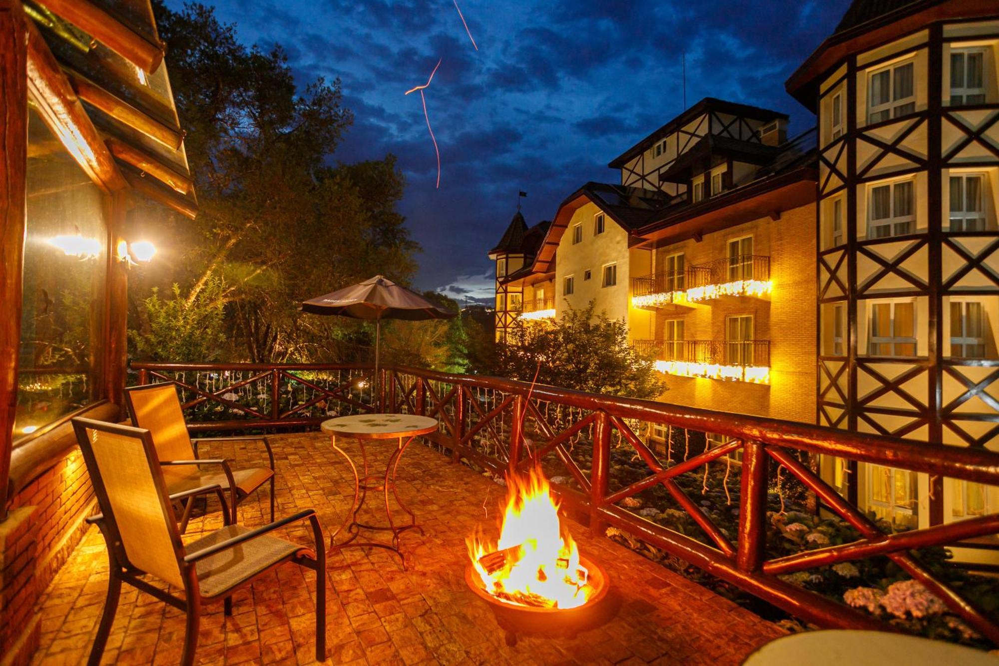 Hotel Carballo &